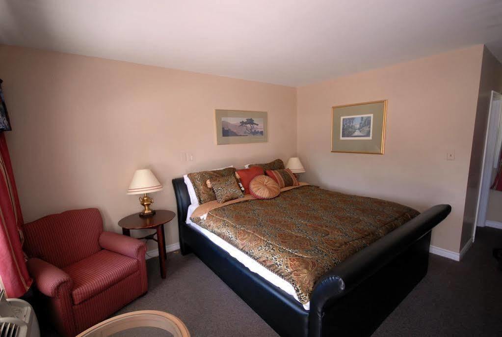 Kitchener Motel Екстер'єр фото
