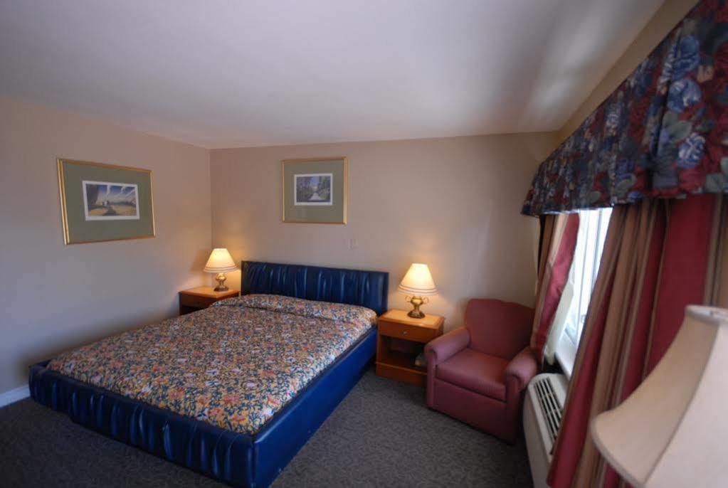Kitchener Motel Екстер'єр фото